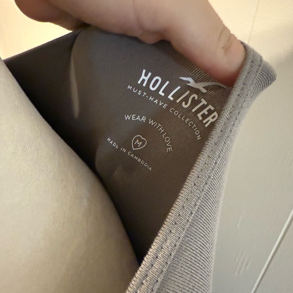 Hollister Taupe Long Sleeve Scoop Neck Top - Picture 4 of 6